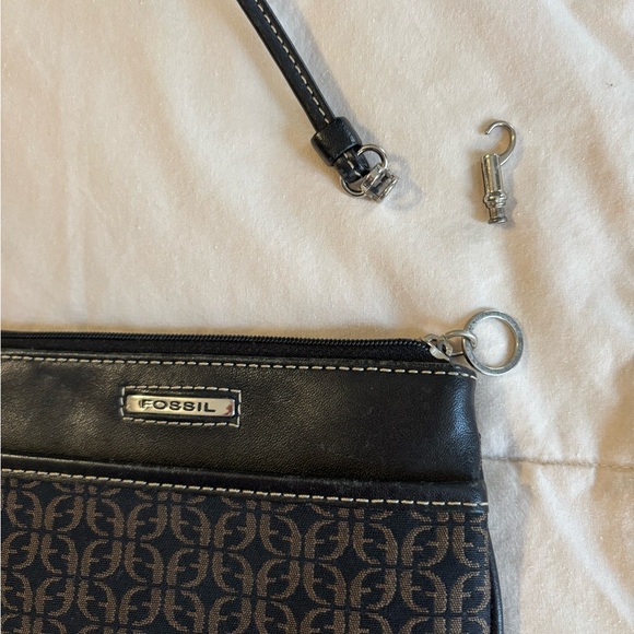 Fossil Wristlet - Picture 5 of 7